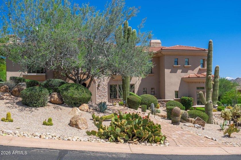 Set against a breathtaking backdrop of mountain and desert views - photo 59