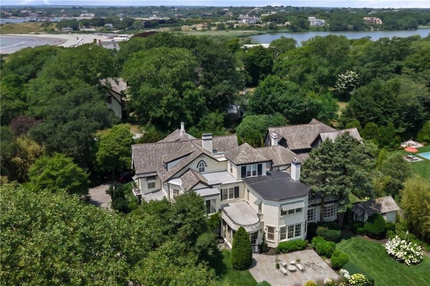 *Roselawn* is a landmark Gothic/Revival/Italian Villa estate - photo 2