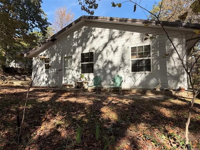 WATERFRONT RETREAT WITH SHOP &amp; DOCK! Nestled on three beautiful - photo 4
