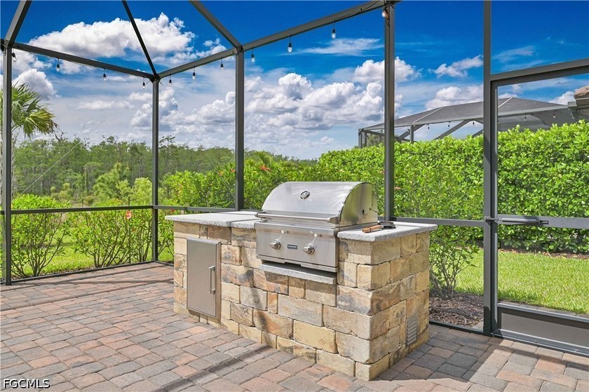 Experience elevated SOUTHWEST FLORIDA LIVING in this IMMACULATE - photo 8