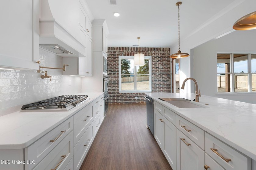 Custom-Built, Luxury NEW Construction on a 3/4 Acre Lot with new - photo 15
