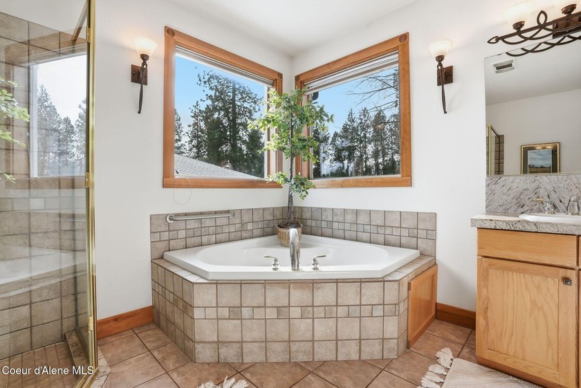 Beautifully updated 4-bedroom, 3-bath home offering 4,166 SF on - photo 20