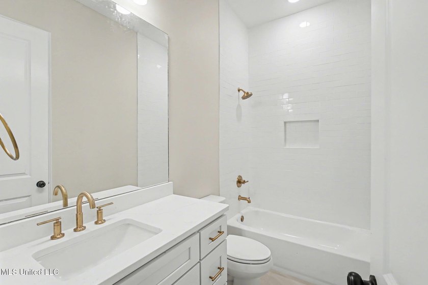 Custom-Built, Luxury NEW Construction on a 3/4 Acre Lot with new - photo 25