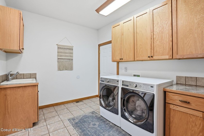Beautifully updated 4-bedroom, 3-bath home offering 4,166 SF on - photo 33