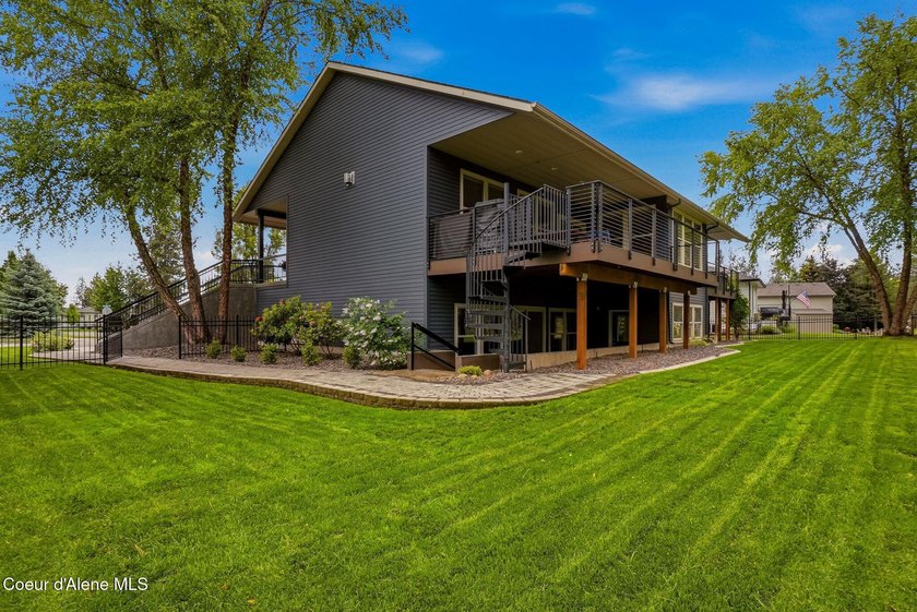 Beautifully updated 4-bedroom, 3-bath home offering 4,166 SF on - photo 38