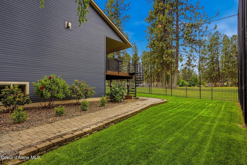 Beautifully updated 4-bedroom, 3-bath home offering 4,166 SF on - photo 42