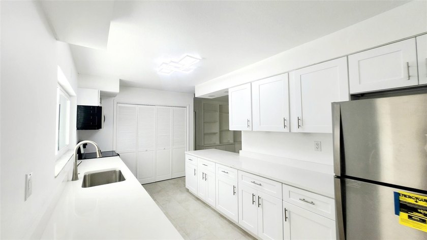 Welcome to this charming single-story residence in Orange - photo 18