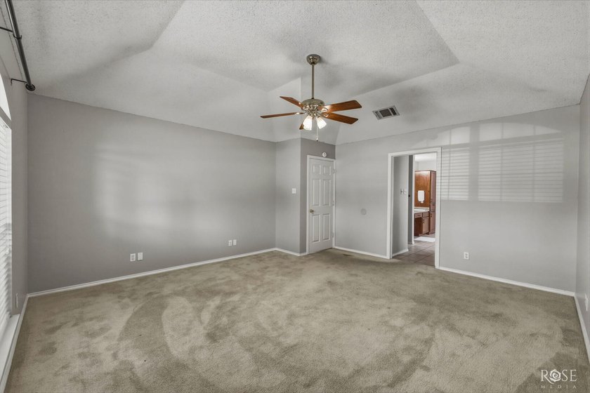 Welcome home to this well-priced 3 bedroom, 2 bath gem in - photo 18