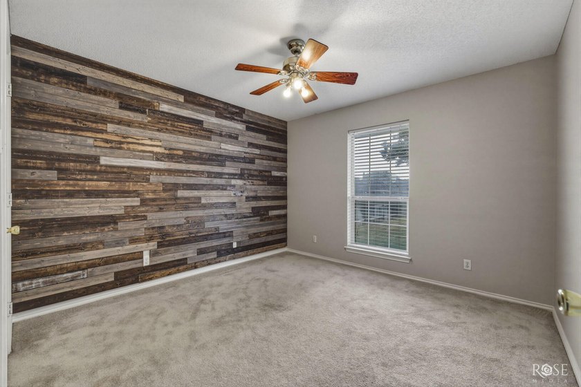 Welcome home to this well-priced 3 bedroom, 2 bath gem in - photo 23
