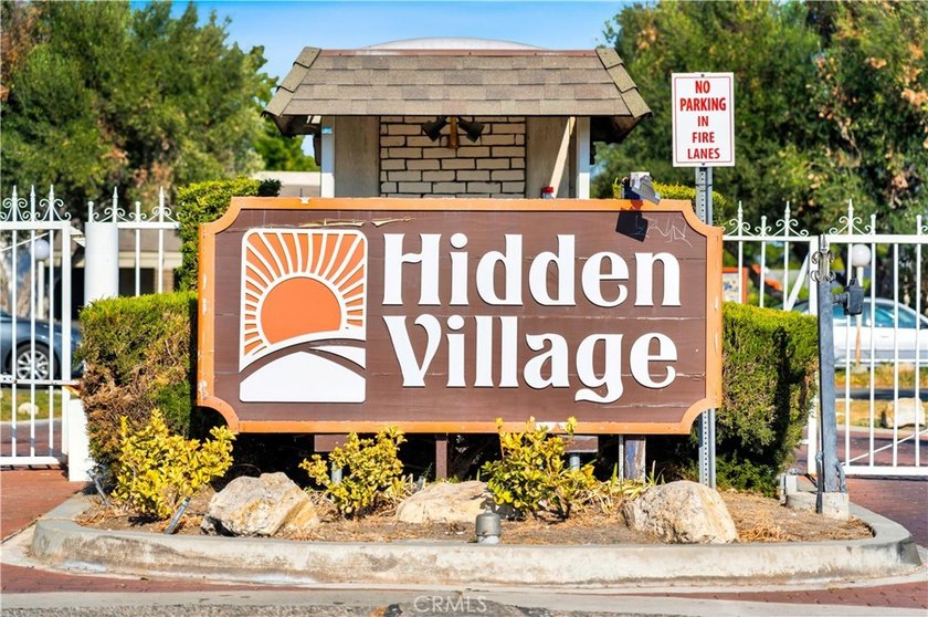 Fully remodeled 3 bedroom with attached large office/bedroom off - photo 32