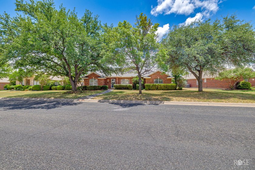 Welcome home to this well-priced 3 bedroom, 2 bath gem in - photo 35