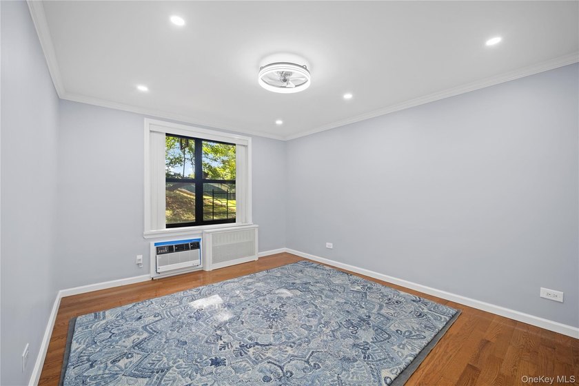 Welcome to one of Windsor Park's most exceptional residences-a - photo 14