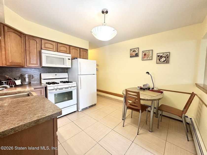 Welcome to 197 Slater Boulevard, a beautifully maintained - photo 22