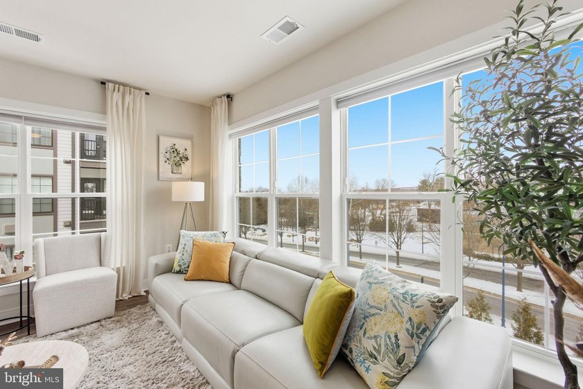 JUST REDUCED!!! MOTIVATED SELLERS!!!! Welcome to one of the - photo 22