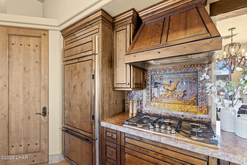 One of Lake Havasu's most coveted luxury estates is making its - photo 29