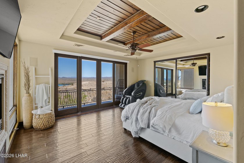 One of Lake Havasu's most coveted luxury estates is making its - photo 33