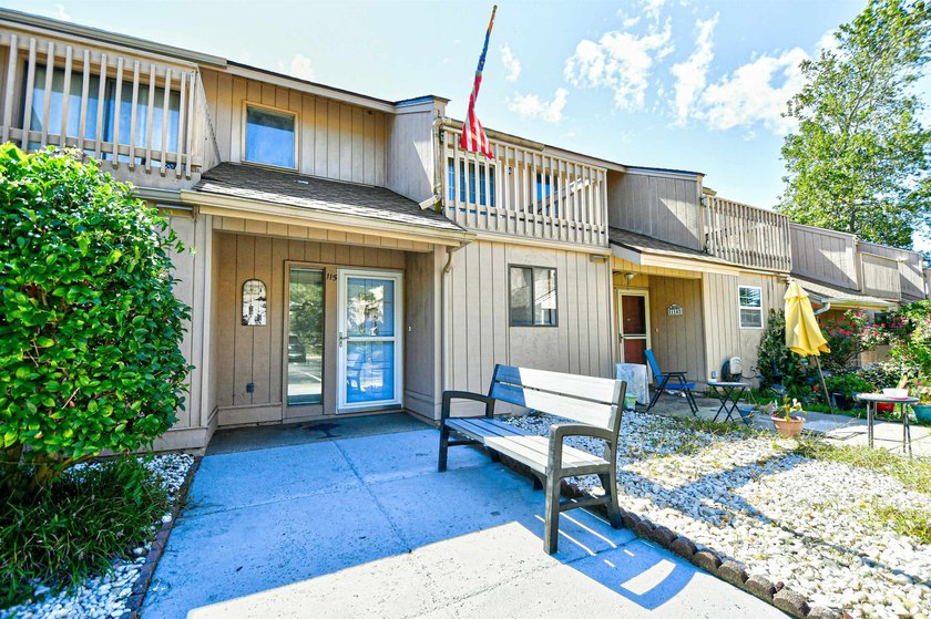 NO HOA, and SHORT TERM RENTAL ALLOWED! Just 2.5 blocks from the - photo 3