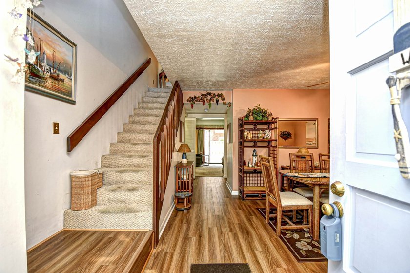 NO HOA, and SHORT TERM RENTAL ALLOWED! Just 2.5 blocks from the - photo 5