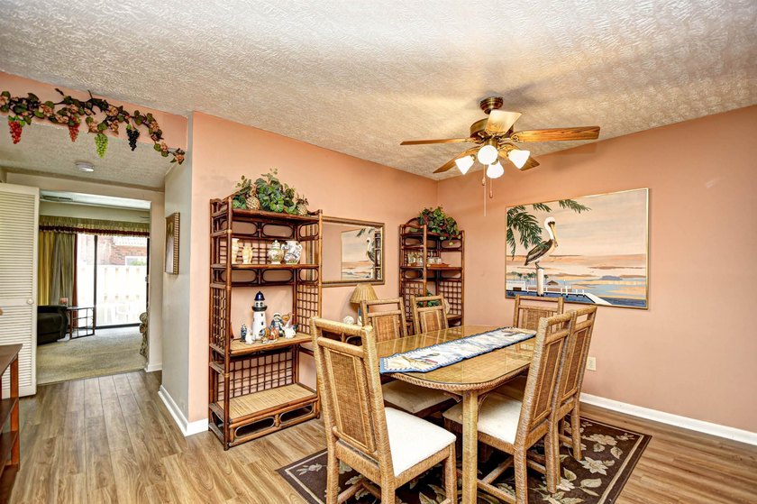 NO HOA, and SHORT TERM RENTAL ALLOWED! Just 2.5 blocks from the - photo 6
