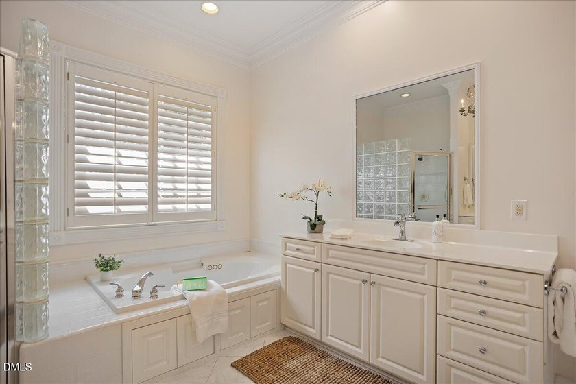 Rare opportunity to own this one-owner custom-built home in - photo 31
