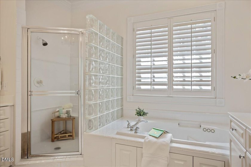 Rare opportunity to own this one-owner custom-built home in - photo 32