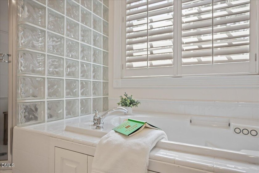 Rare opportunity to own this one-owner custom-built home in - photo 33