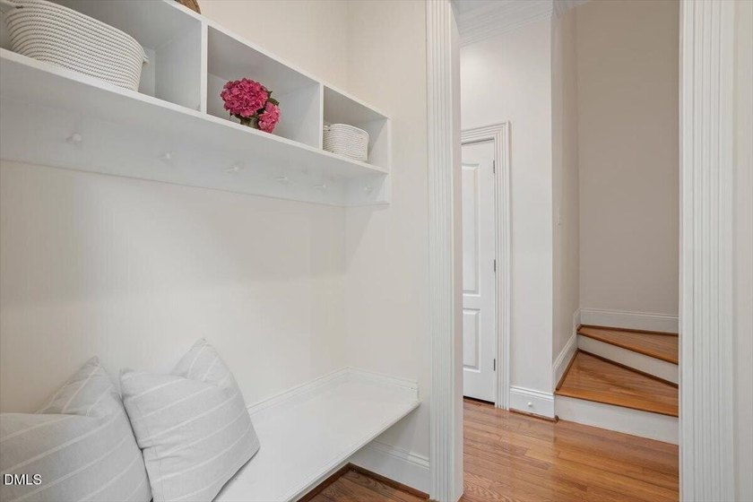 Rare opportunity to own this one-owner custom-built home in - photo 37