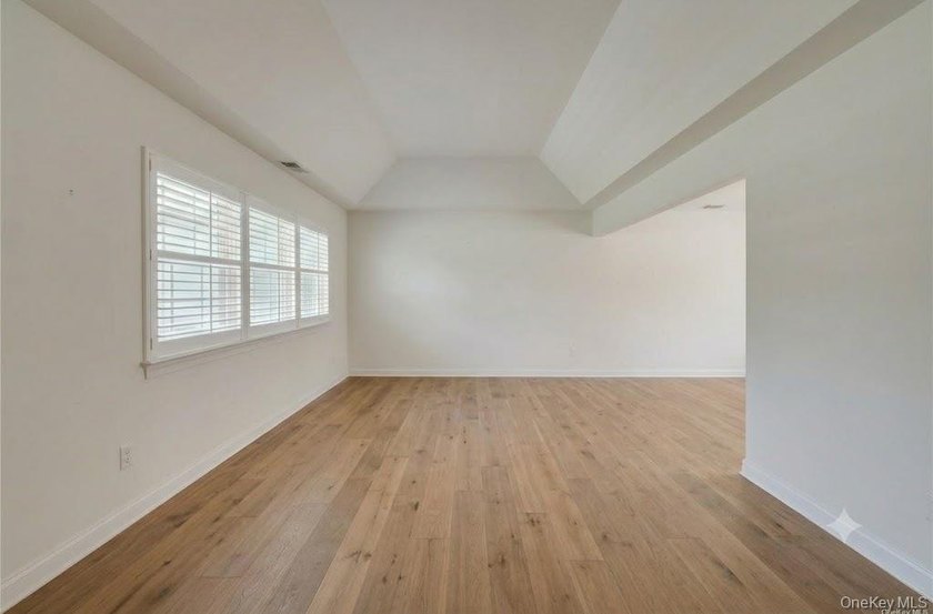 Sunken Pond Estates. 55+ Community in Riverhead. PLEASE NOTE: - photo 4