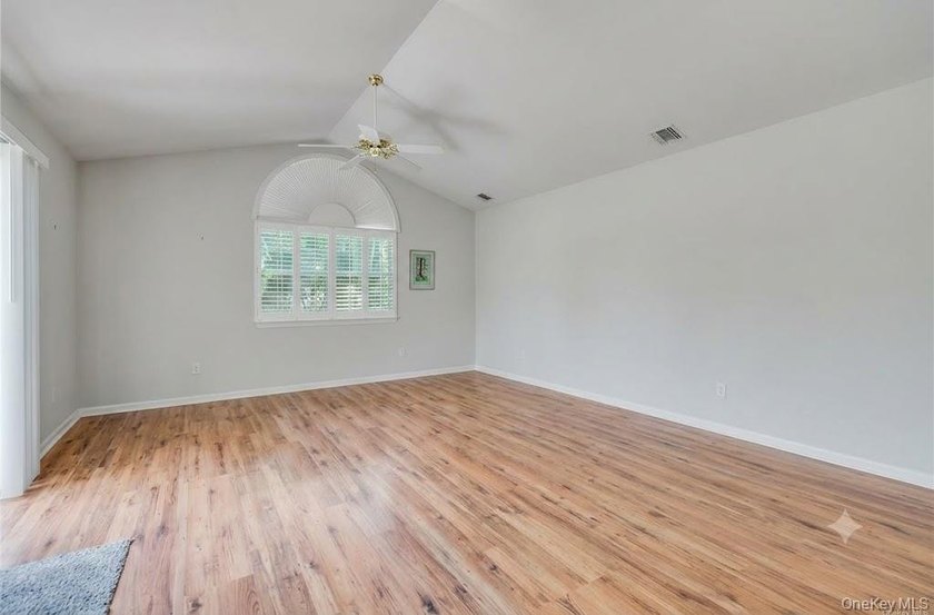 Sunken Pond Estates. 55+ Community in Riverhead. PLEASE NOTE: - photo 10