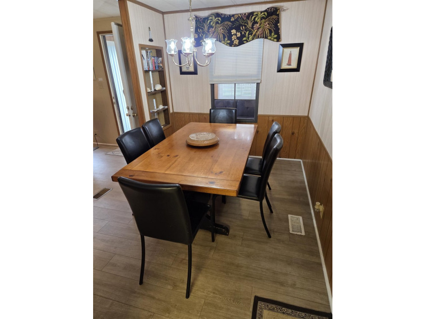 NEW LISTING ALERT. Very spacious 3 bedroom and 2 bath property - photo 17