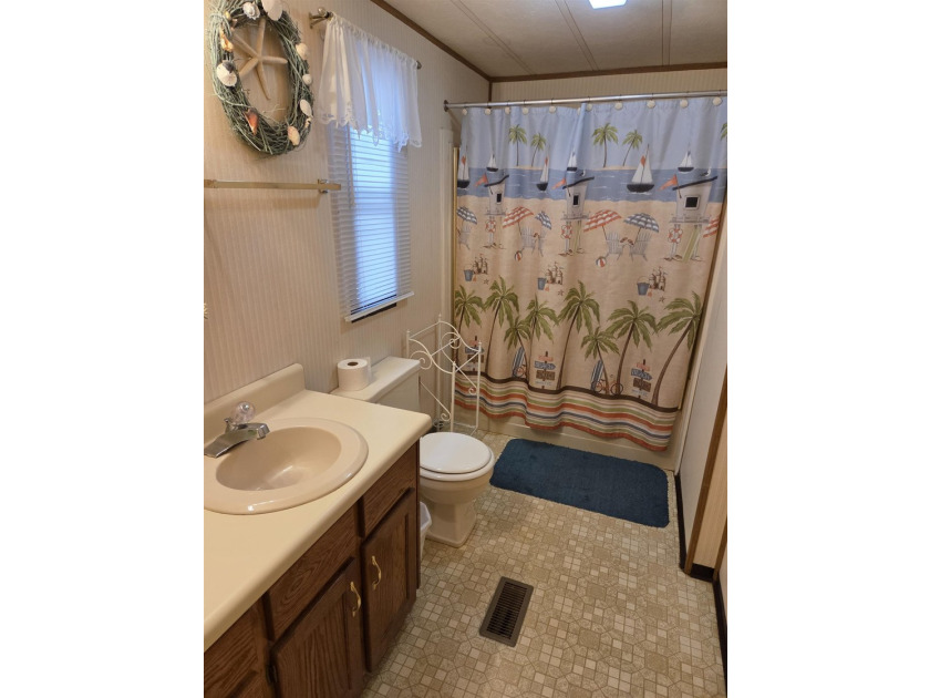 NEW LISTING ALERT. Very spacious 3 bedroom and 2 bath property - photo 28