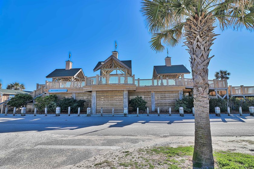 NEW LISTING ALERT. Very spacious 3 bedroom and 2 bath property - photo 32