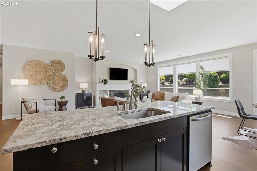 Beautifully appointed Pacific Lifestyle home featuring 3 - photo 13