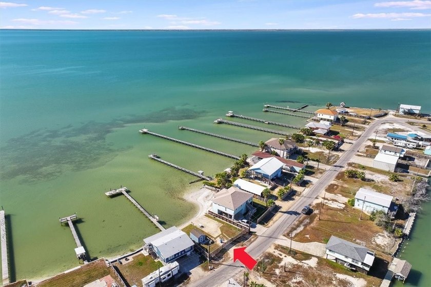 PREMIER BAYFRONT LOT - *PRICE IMPROVEMENT* - Wake up to endless - photo 16