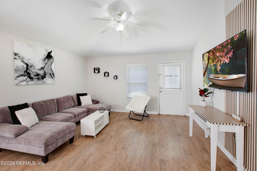 Welcome to this charming 4-bedroom, 2-bathroom home offering - photo 26