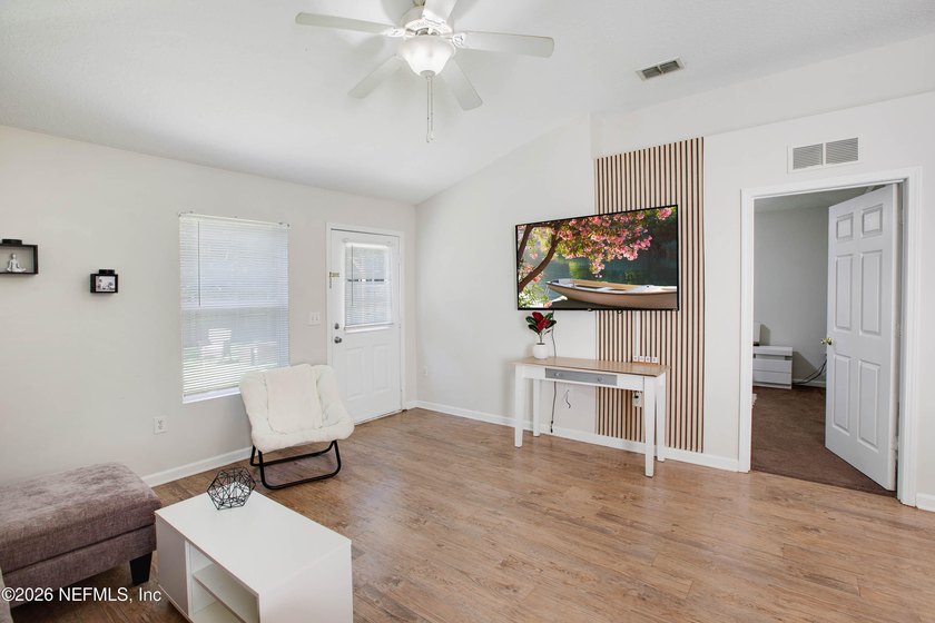 Welcome to this charming 4-bedroom, 2-bathroom home offering - photo 27