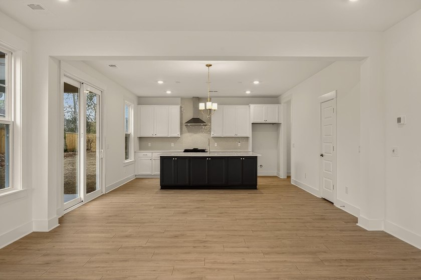 The Ellis is your chance to own a stunning 4-bedroom, 2.5 bath - photo 6