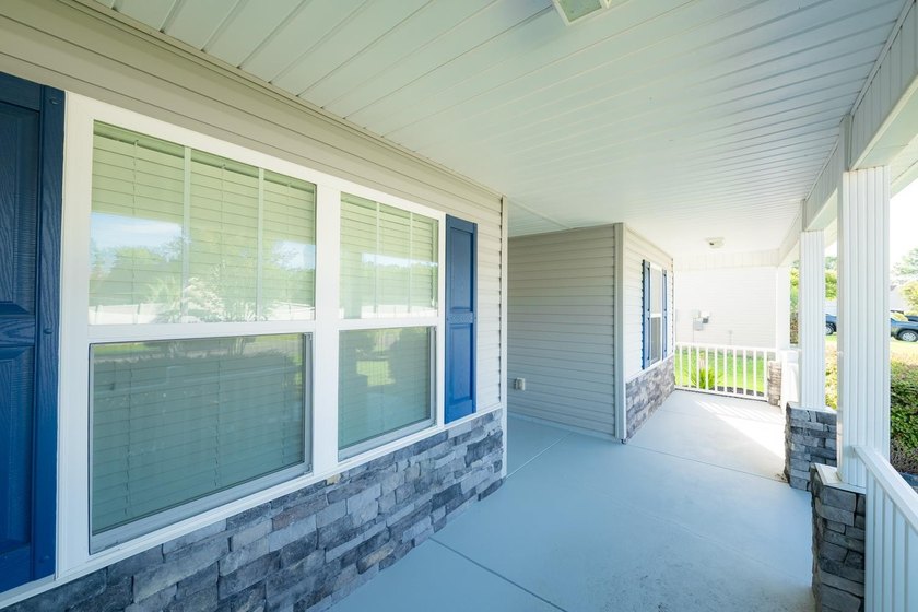 Lots of upgrades. Aluminum puppy fence. Carolina room, Paver - photo 6