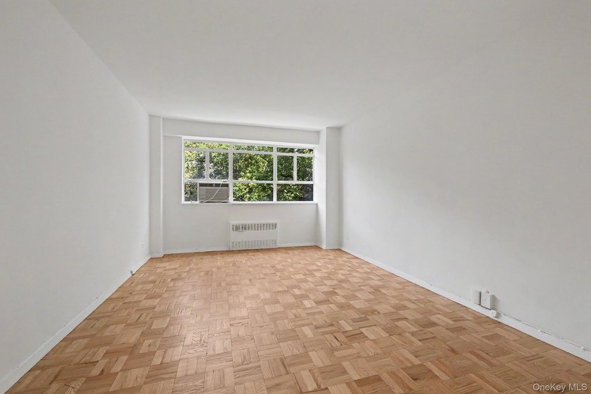 Exciting Exclusive 2 Bedroom, 2 Bathroom! Spectacular apartment - photo 10