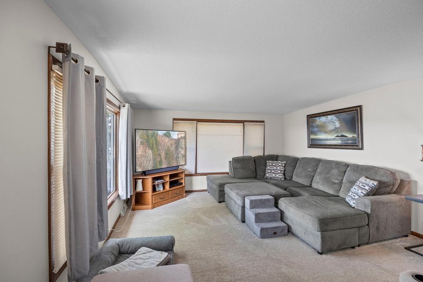 Experience lake life at its best on beautiful Sauk Lake! This - photo 11