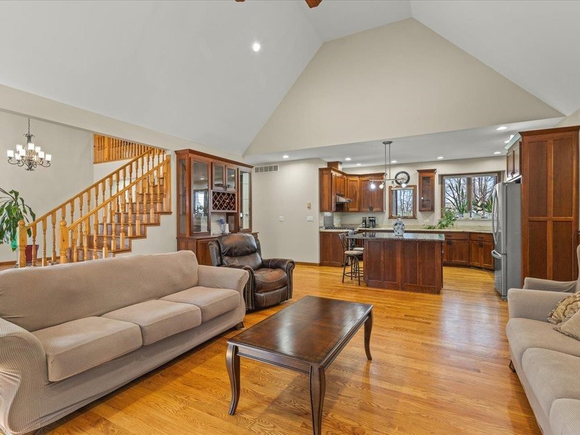 Welcome to this exceptional custom-built retreat set on over 4 - photo 22