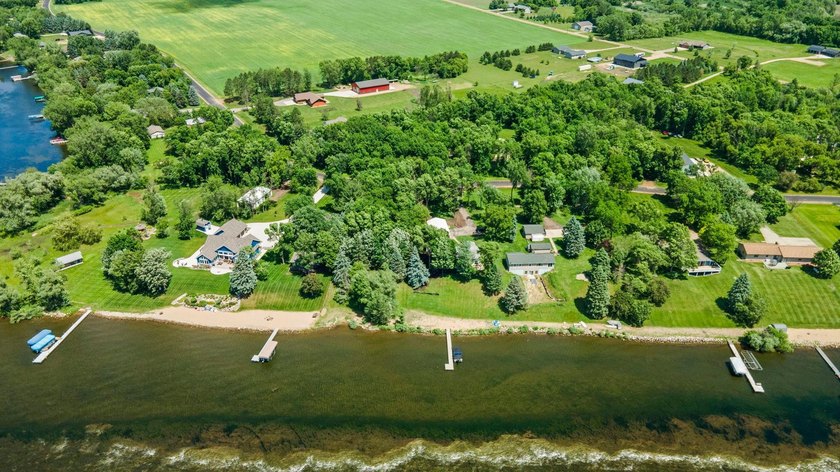 Experience lake life at its best on beautiful Sauk Lake! This - photo 32