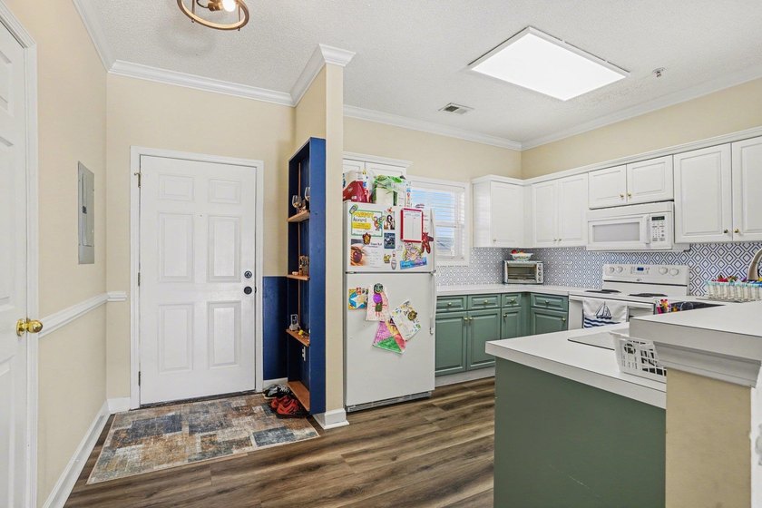 Welcome to your beautiful 2 bedroom, 2 bath spacious condo - photo 10