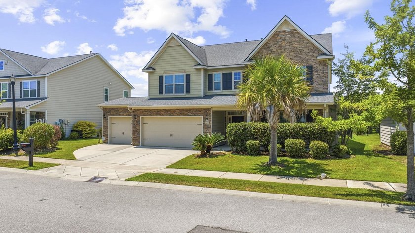 Welcome to a beautifully maintained residence in the heart of - photo 3