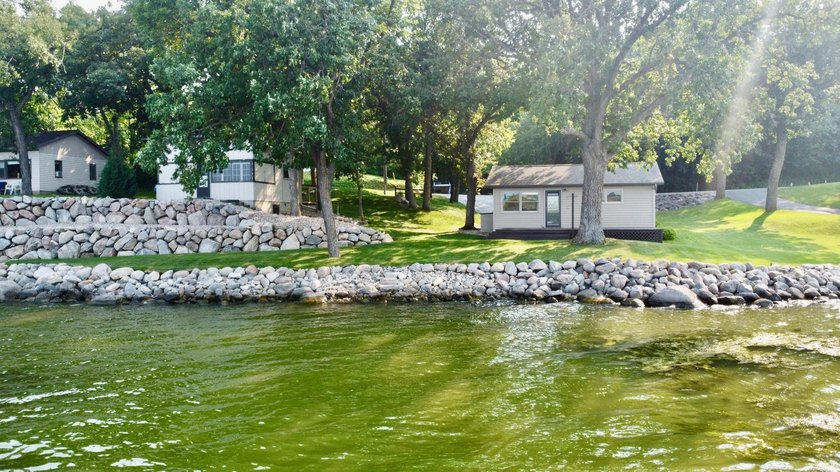 Enjoy the timeless charm of lake life at this nostalgic retreat - photo 2