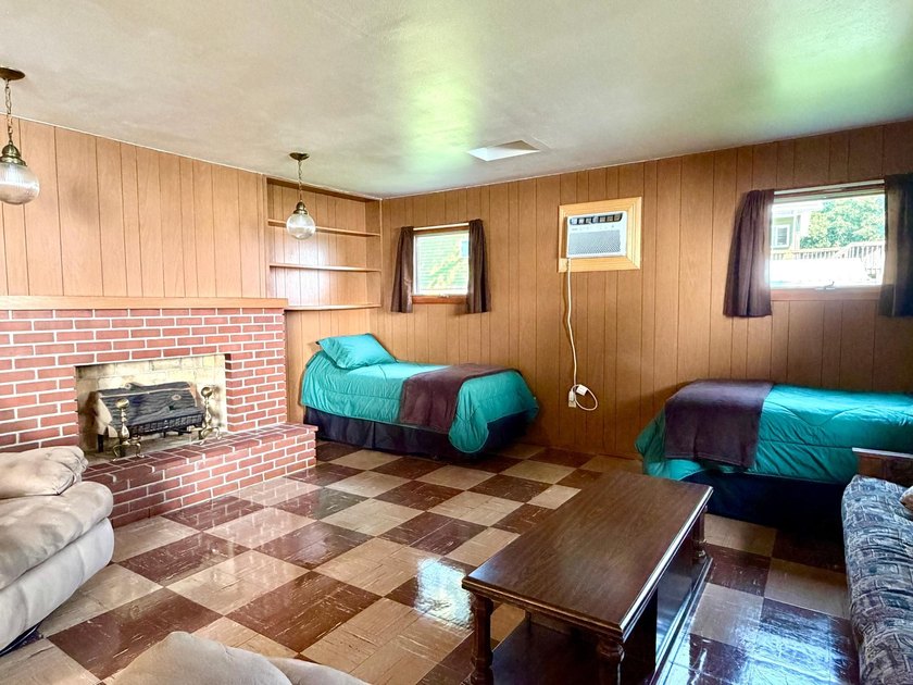 Enjoy the timeless charm of lake life at this nostalgic retreat - photo 10