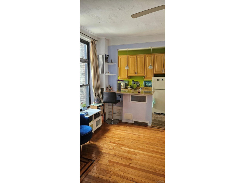 This charming Crestwood Co-op corner unit includes one bedroom - photo 8