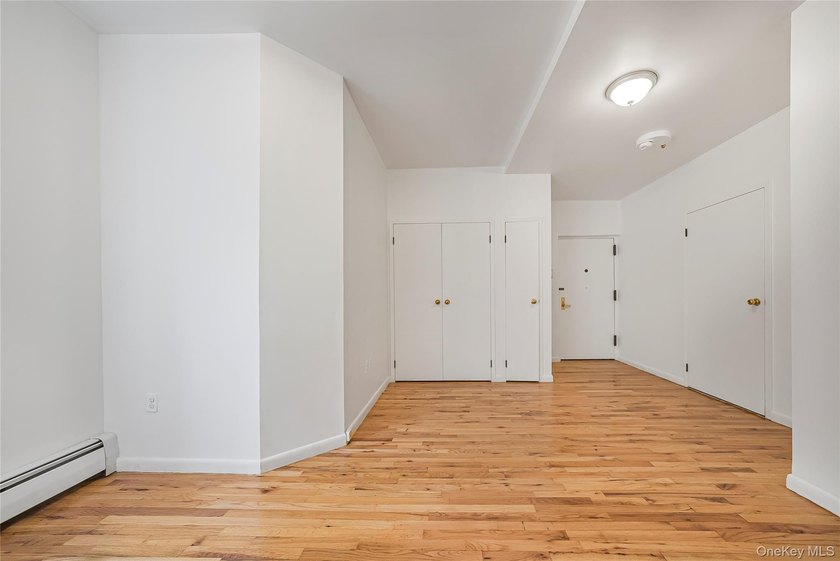 Welcome to this beautiful studio unit in the heart of Harlem. It - photo 2