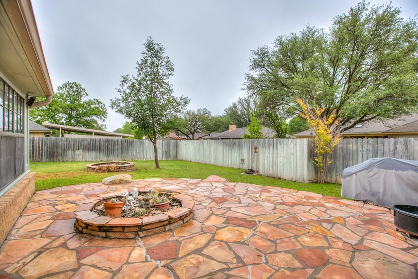 WOW!!! Spacious 4BR/2BA home located on a beautiful tree lined - photo 33