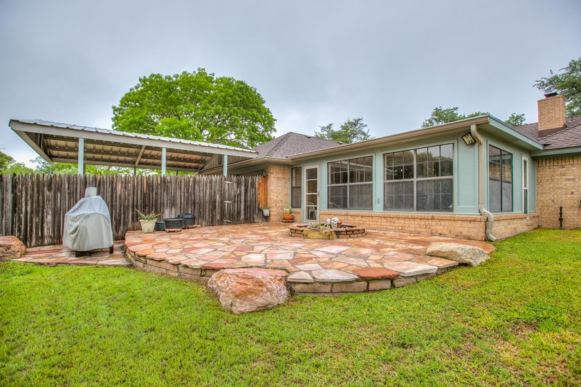 WOW!!! Spacious 4BR/2BA home located on a beautiful tree lined - photo 35